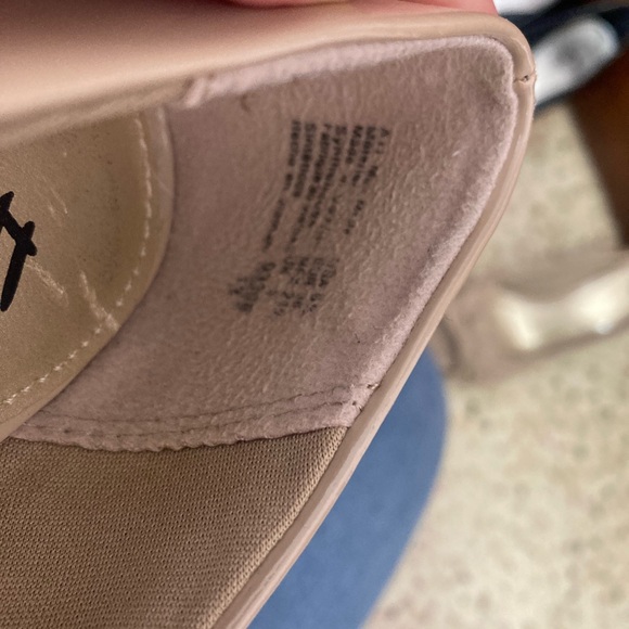 FIONI Clothing Black and Tan Peep Toe Heels - Picture 3 of 12